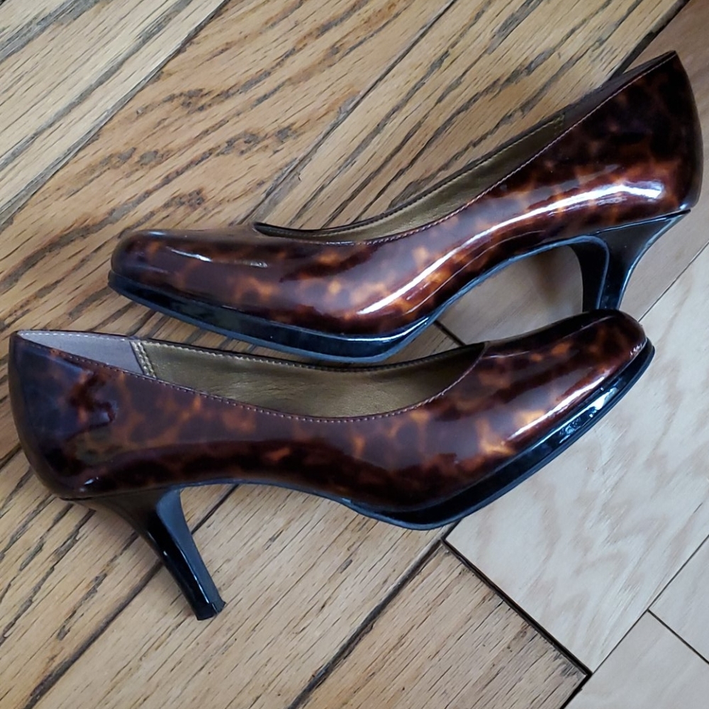 Kelly & Katie pumps
